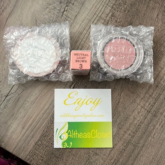 MAKEUP Bundle - Picture 5 of 7